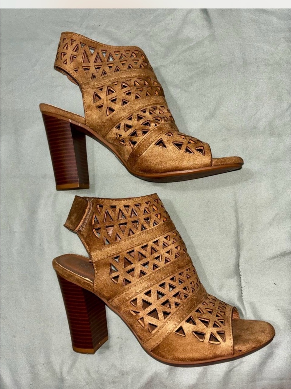 Cutout Block Heel Sandals in Cognac Brown size 9